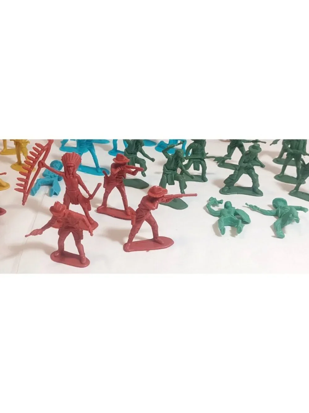 LOT Vintage Western Plastic Figures toys Cowboys Indians horses Teepee Wagon 45P